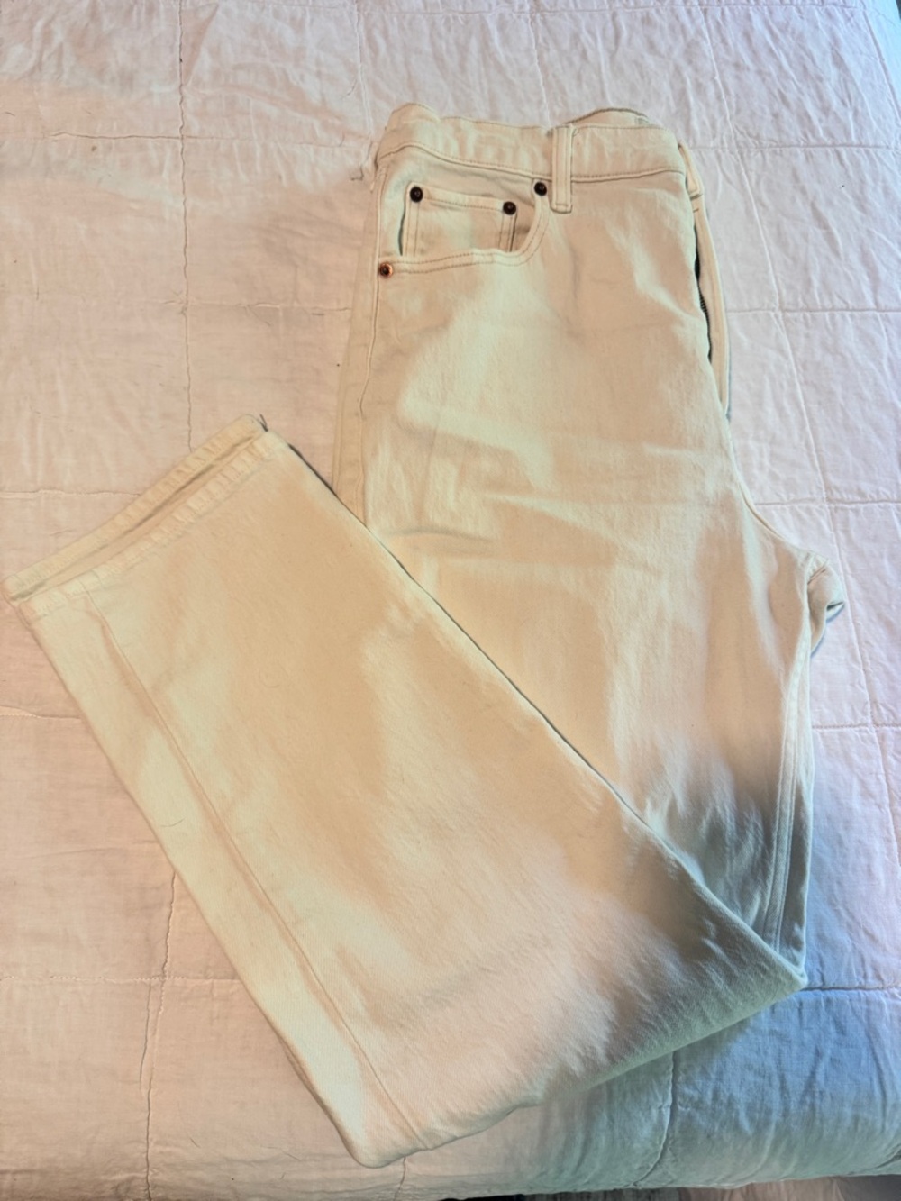 Abercrombie Ultra High Rise Ankle Straight Jean 32 LONG CREAM